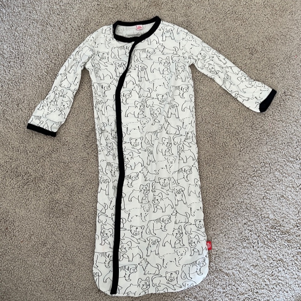 Newborn magnetic sleep outfit